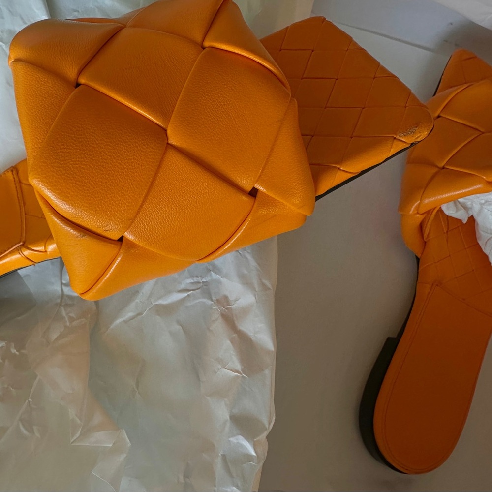 Bottega Veneta Tangerine Lido Sandals 39 - Picture 6 of 12